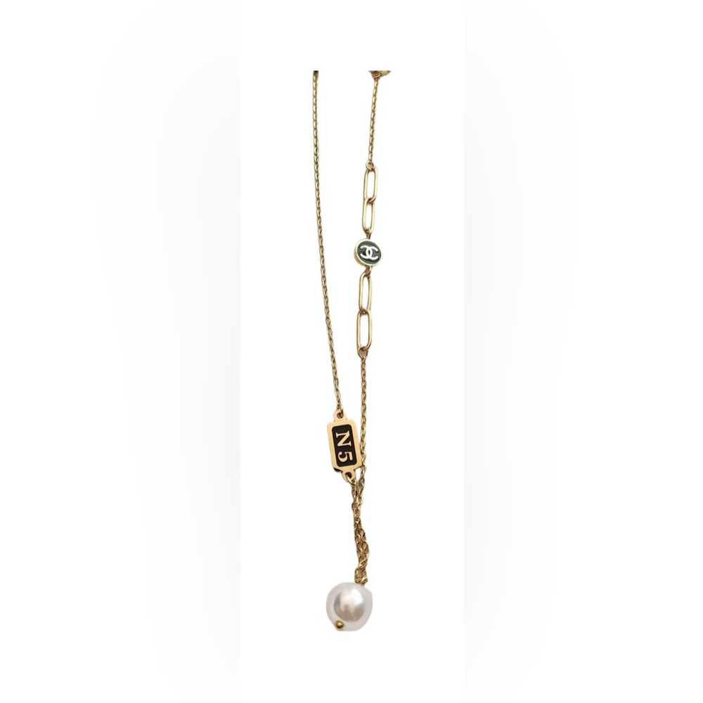Luxury CC Necklace in Goldtone Chain W/ N5 Charm&Pearl Fashion Jewelry